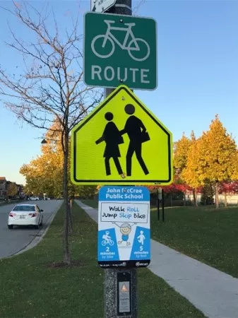 travel signs for pedestrians