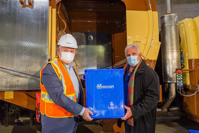 Markham Mayor Frank Scarpitti and Miller Waste Systems Owner & CEO, Blair McArthur, announce new 8-year waste management contract.